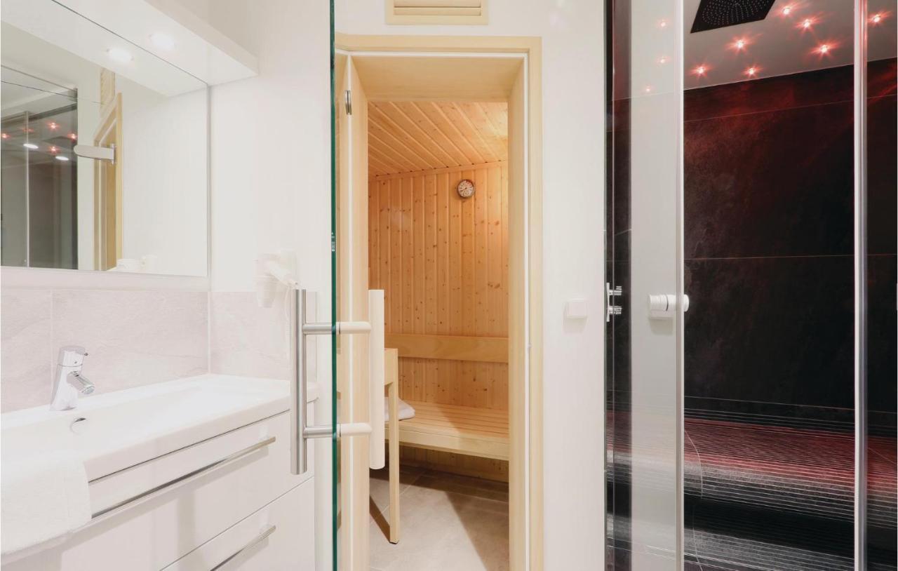 Nice Apartment In Luebeck Travemuende With Sauna Extérieur photo